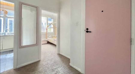 2 Bedroom apartments white furnished include Gas and Water usage - Photo 5