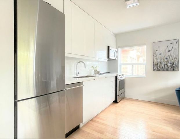 8 Castleton Avenue | 8 Castleton Avenue, Toronto - Photo 1