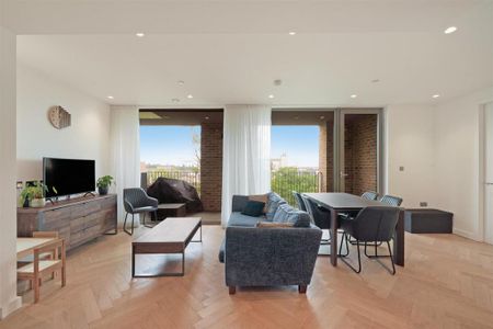 3 bedroom flat to rent - Photo 2