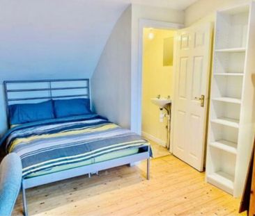 Donegall Road, En-Suite Room 5, All Bills Included, Belfast, BT12 5NB - Photo 6