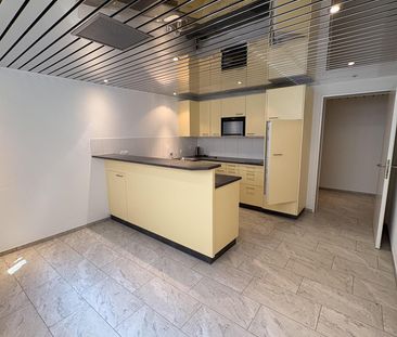 Aussergewöhnliche Wohnung mit viel Platz und Nutzungsmöglichkeiten - Photo 2