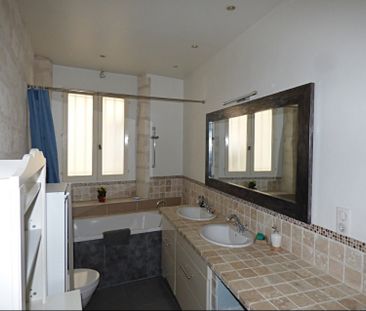 AVIGNON INTRA MUROS: Au coeur du Centre Historique, proche des Hall... - Photo 4