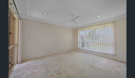 40 St Lucia Crescent, Avoca QLD 4670 - House For Rent - $650 | Domain - Photo 2