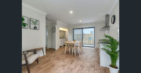 FULLY FURNISHED, DESIGNER STUDIO APARTMENT – BILLS INCLUDED! - Photo 2