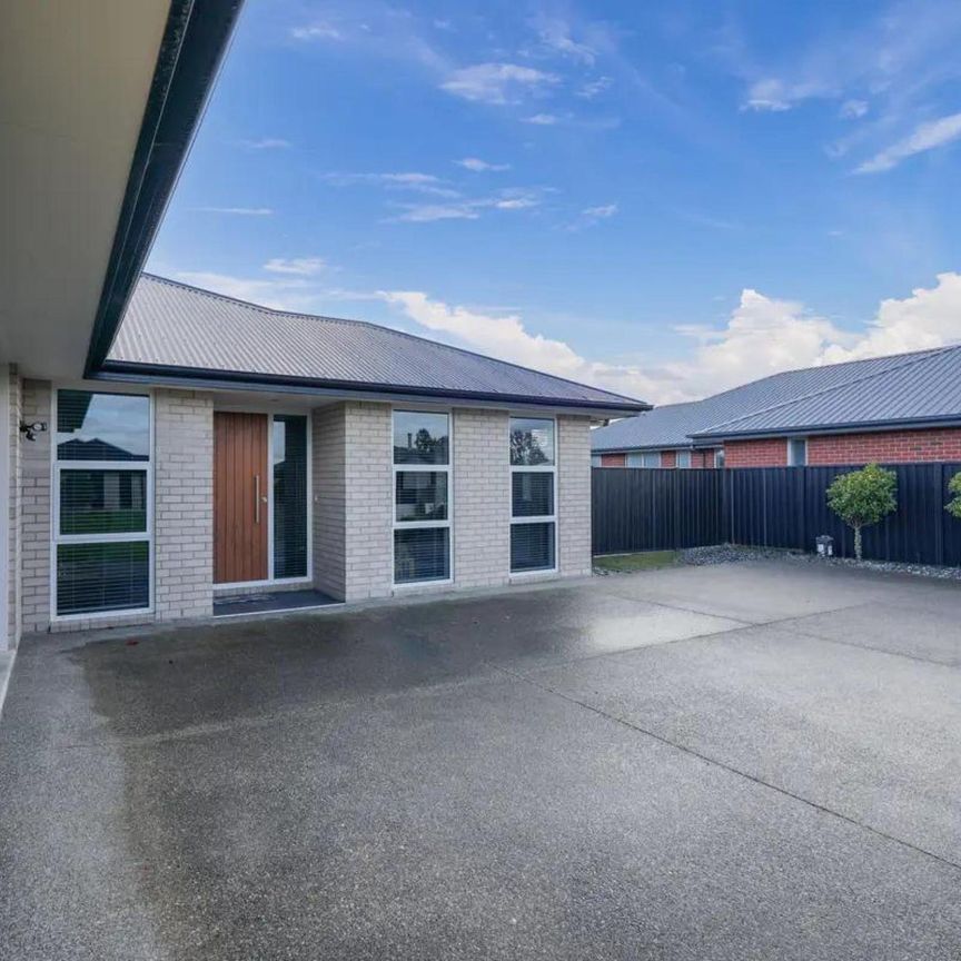 Modern Family Home - Photo 1