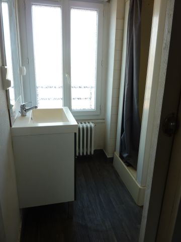 Location Appartement 2 pièces 32m² MONTMORILLON 86500 - Photo 5