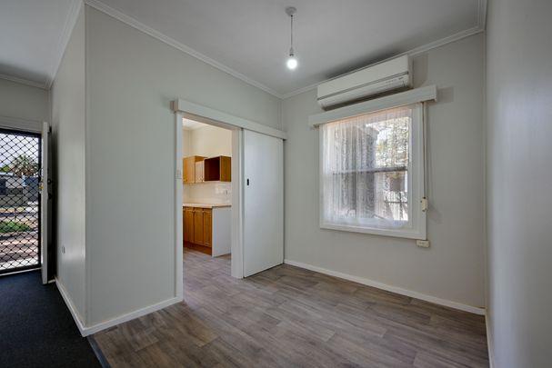 To register & apply for this property, please use this link: https://snug. com/ - Photo 1