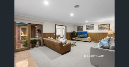 Stunning Federation-Style Family Estate on 1,587m² (approx.) - Photo 5