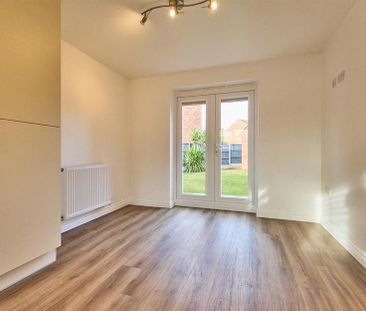 3 bedroom detached house to rent - Photo 3