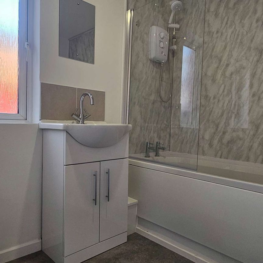 James Grove Room 3 (Double En-Suite) - Photo 1