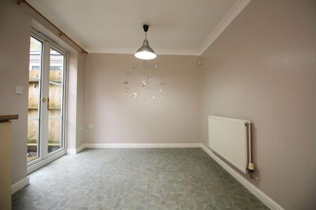 3 bedroom terraced house to rent - Photo 3