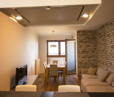 3 POKOJE Z ANEKSEM, BALKON, MIEJSCE POSTOJOWE - Photo 2