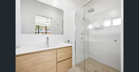 COASTAL CHARM! - Photo 2