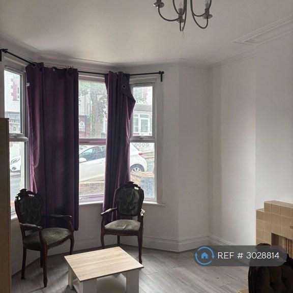 4 bedroom terraced house to rent - Photo 1