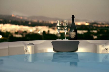 7 room luxury Villa for rent in Marbella, Spain - Photo 2