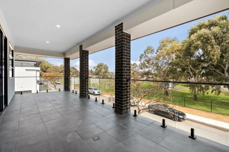 Bright, Modern & Perfectly Located Three Bedroom Home! - Photo 4