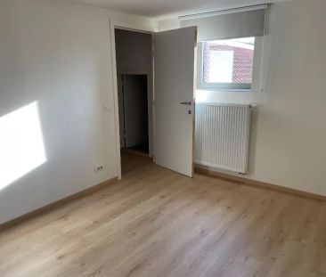 Twee slaapkamer gezinswoning (type halfopen) met ruim terras - Photo 4
