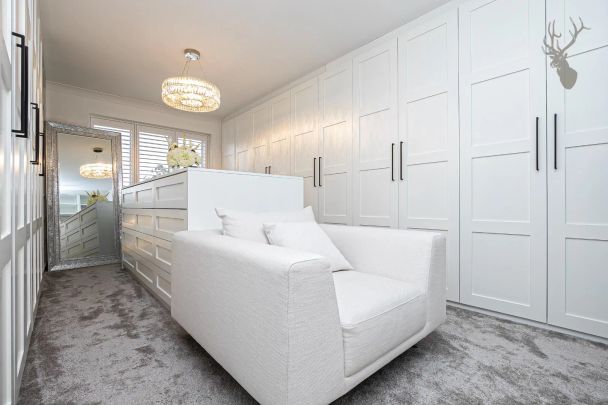 4 Bedroom House - Detached - Photo 1