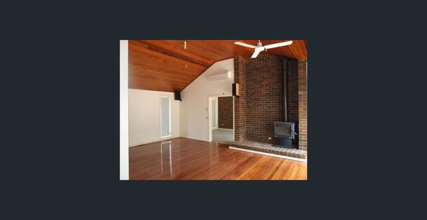 Executive Living in the Heart of Wheelers Hill – Grand Family Residence - Photo 1