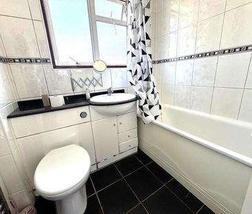 Wood Close, NW9 - Photo 4