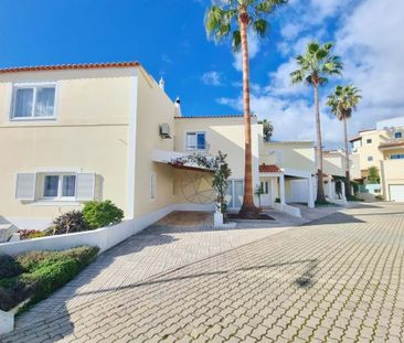 Luxury Villa for rent in Portimão, Portugal - Photo 3