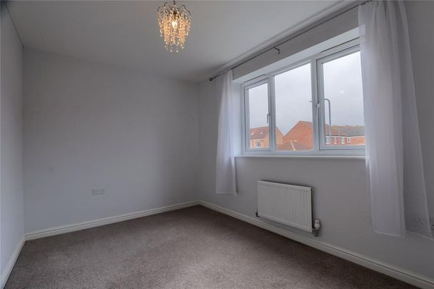 3 bedroom end of terrace house to rent - Photo 1