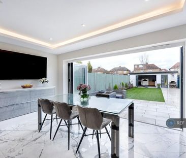 3 bedroom semi-detached house to rent - Photo 6