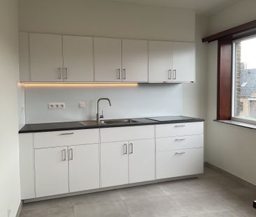 - Sint-Niklaas – Appartement met 2 slaapkamers, terras, lift en aut... - Photo 1