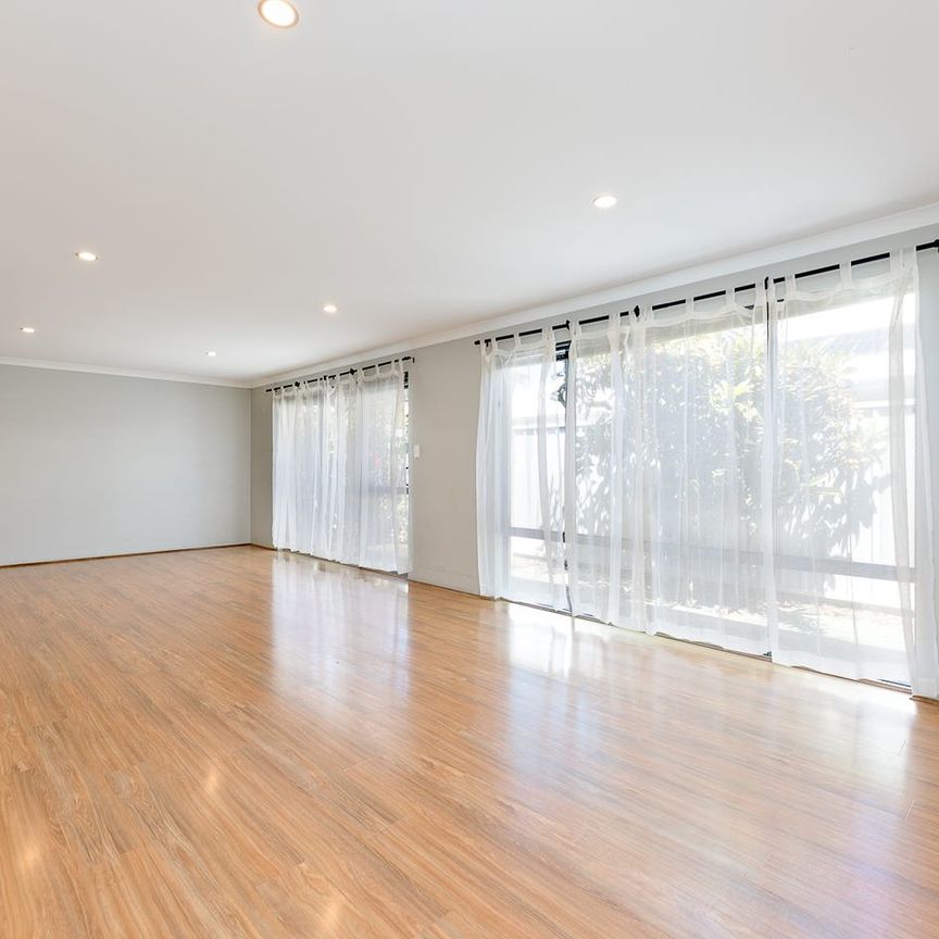 Modern, Low-Maintenance Living in Beckenham - Photo 1