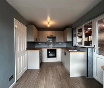 3 bedroom semi-detached house to rent - Photo 6