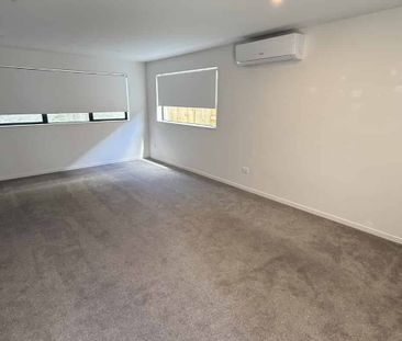 Modern Family Home Massey - Photo 1