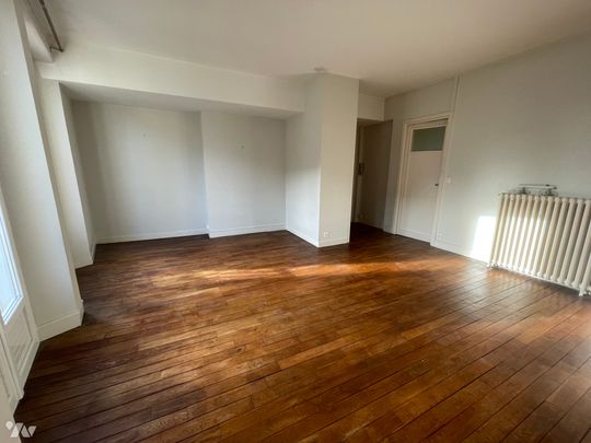 t3 INTRA-MUROS AVEC ASCENSEUR - Photo 1