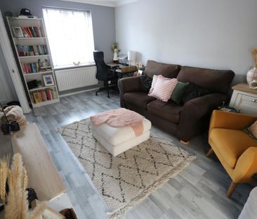 2 bedroom terraced house to rent - Photo 2