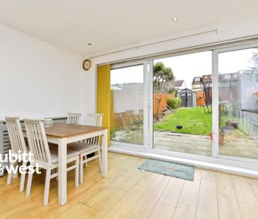 4 bedroom terraced house to rent - Photo 2