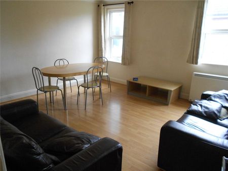 3 bedroom apartment to rent - Photo 2