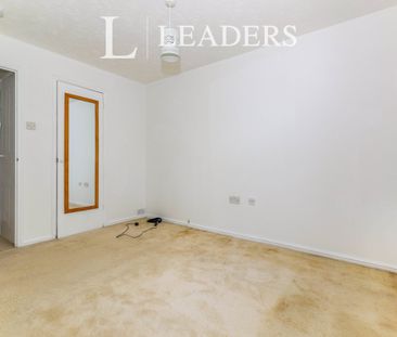 2 bedroom house to rent Leander Drive, PO12 - Photo 4