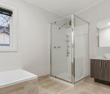 62 Lilydale Grove, Hawthorn East VIC 3123 - House For Rent | Domain - Photo 4