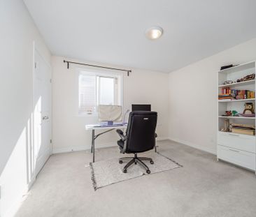 For Lease - 131 Steeplechase Way, Waterloo, Ontario - Photo 2