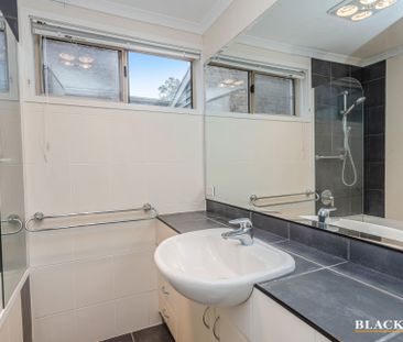 39 Barnet Close, Phillip ACT 2606 - House For Rent | Domain - Photo 2