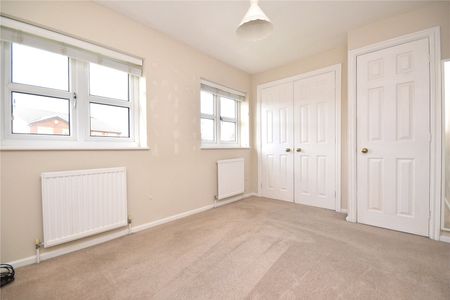 8, Poppleton Way, Tingley, Wakefield, West Yorkshire, WF3 1UU - Photo 4