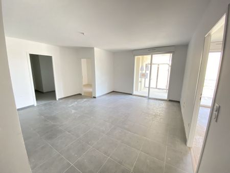 Location Appartement 3 pièces 69m² - Photo 2