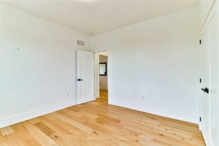 For Lease - 235 Lambton Avenue, Toronto, Ontario - Photo 5
