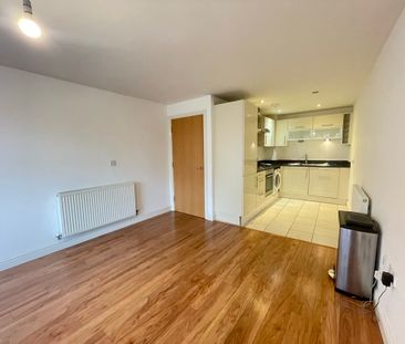 2 bedroom Apartment to let - Photo 6