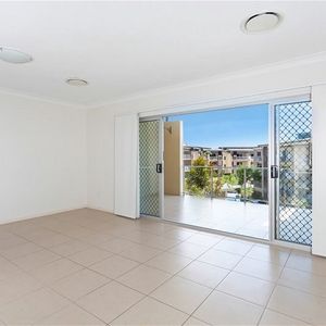 2 bedrooms, 2 bathrooms, 2 car space, 2 balconies, Air Con, Pool, BBQ, Park, Security, Public Transport - Photo 2