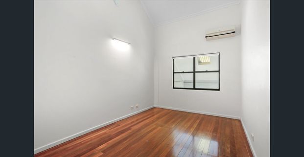 Simply Stunning! - Photo 1