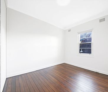 Oversized 3 bedroom apartment in top location - Photo 5