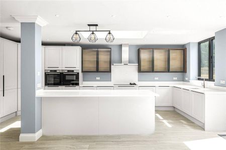 5 bedroom detached house to rent - Photo 3