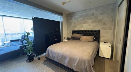 The finest residence in the finest neighbourhood - Photo 2