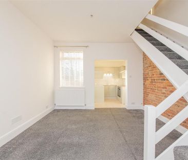 2 bedroom end of terrace house to rent - Photo 6