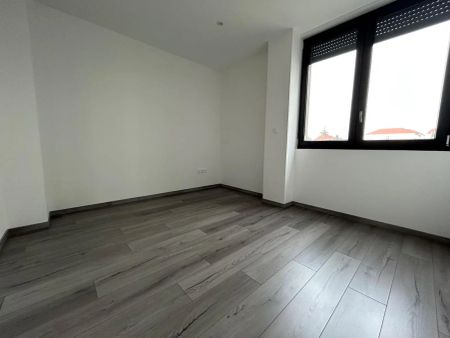 Appartement à louer 5 pièces 124.15m² - Photo 3